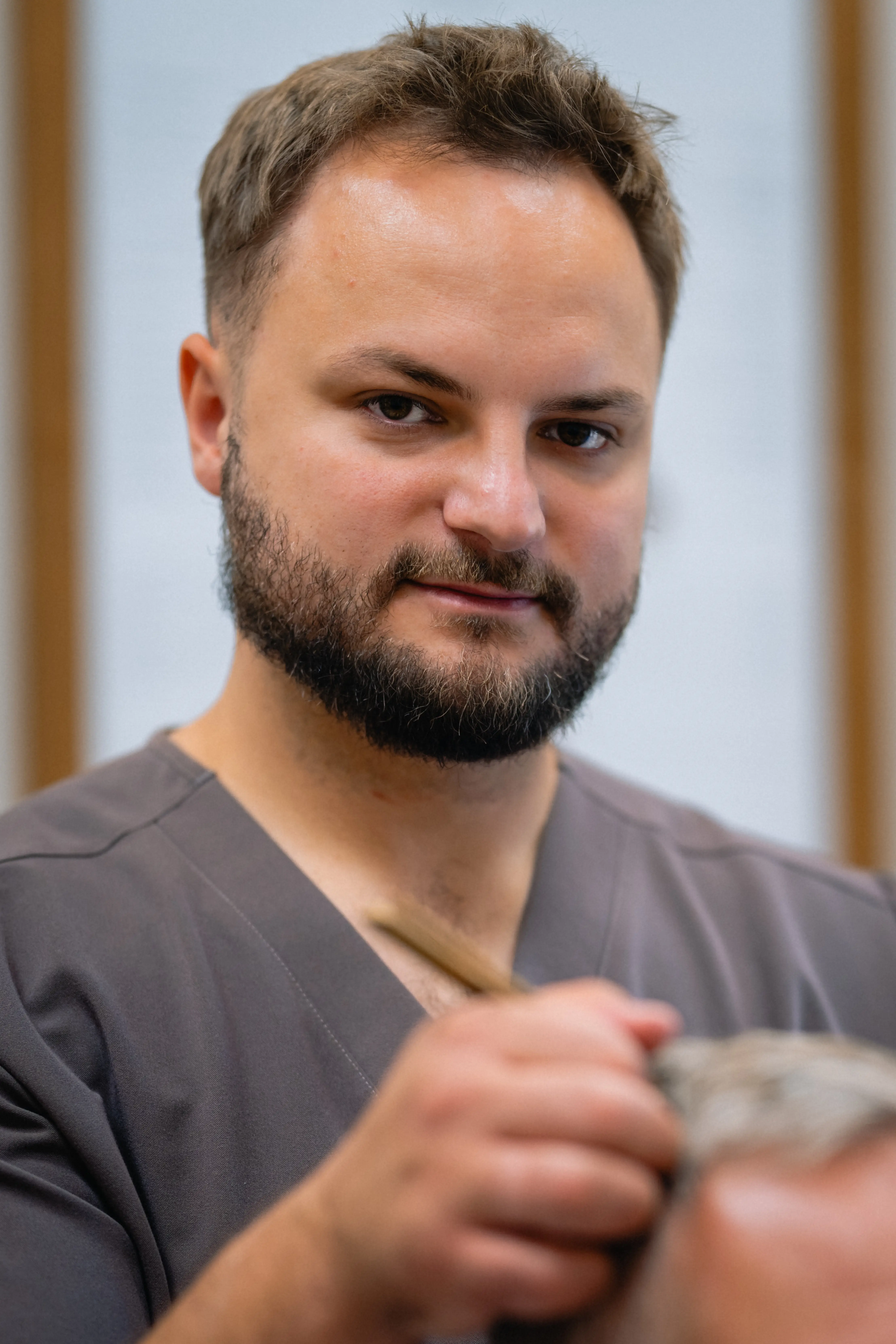 Fizjoterapeuta Norbert Zylbert w gabinecie fizjoterapii w Ostrołęce - cennik wizyt